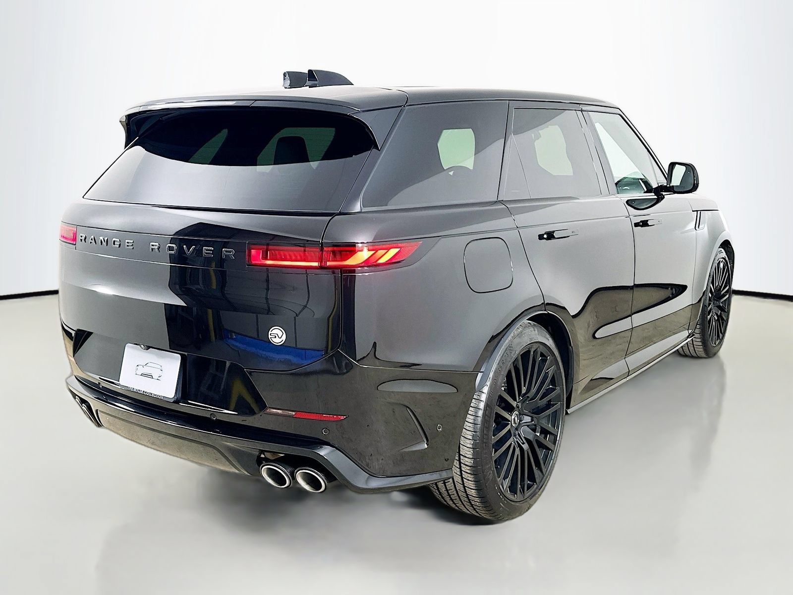 Used 2024 Land Rover Range Rover Sport AWD/4WD image 5