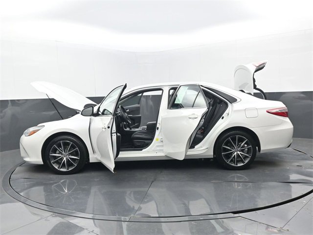 Used 2017 Toyota Camry XSE image 35