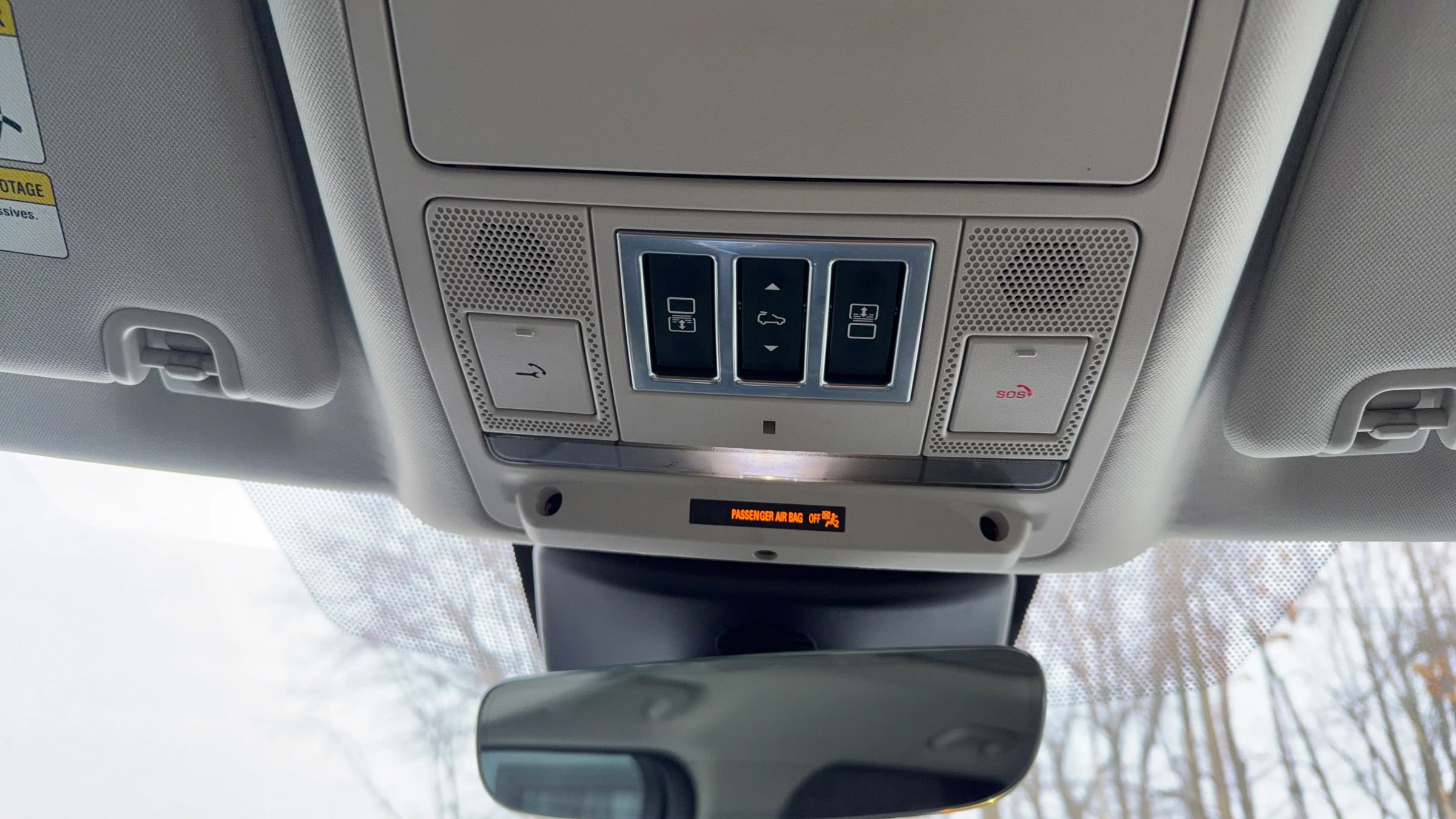 Used 2017 Land Rover Discovery SE image 28