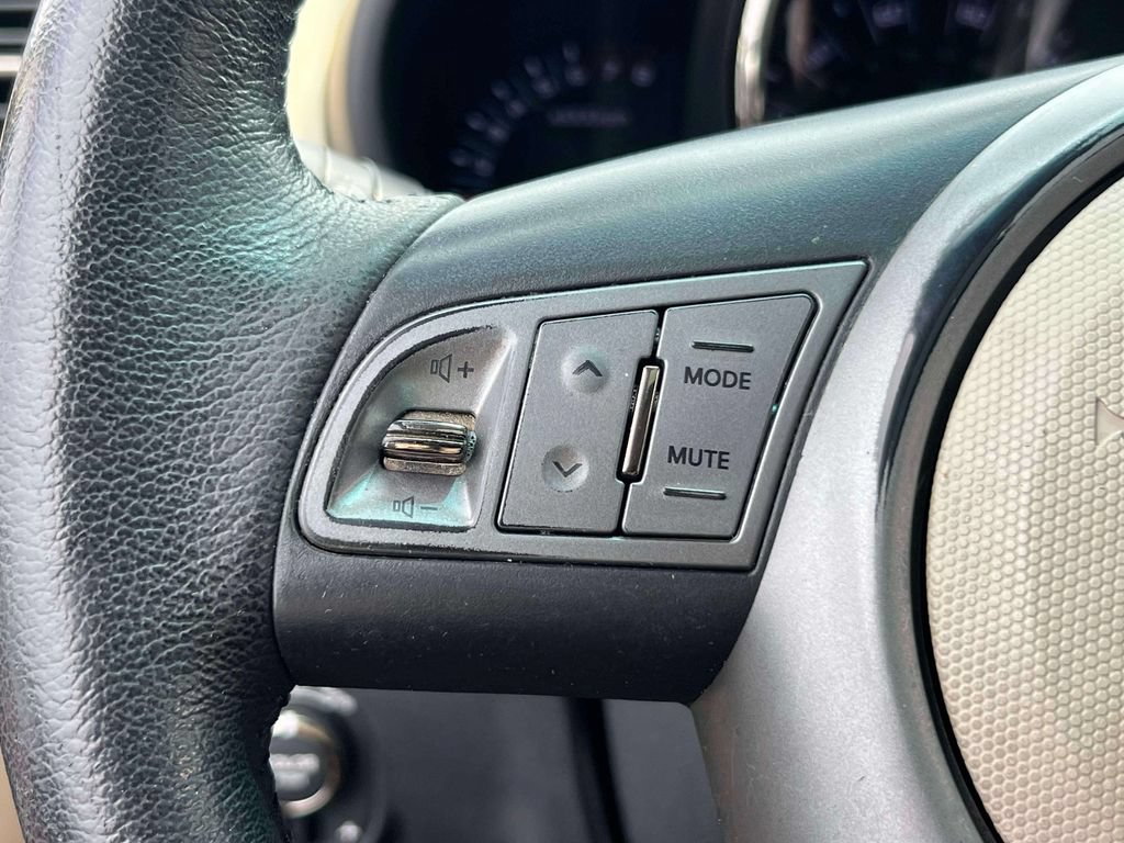 Used 2011 Kia Soul ! FWD image 20