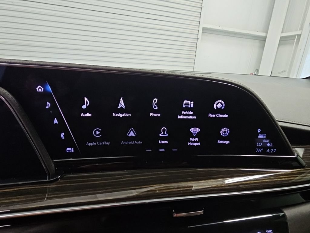 Used 2022 Cadillac Escalade Premium Luxury w/ Performance Package AWD/4WD image 15