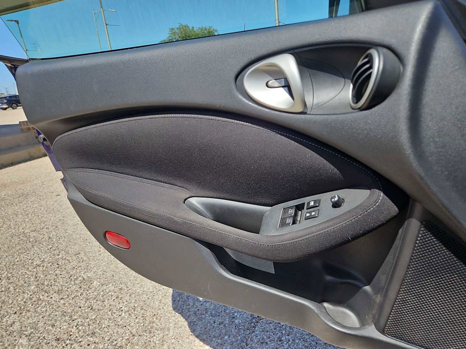 Used 2020 Nissan 370Z Coupe RWD image 12