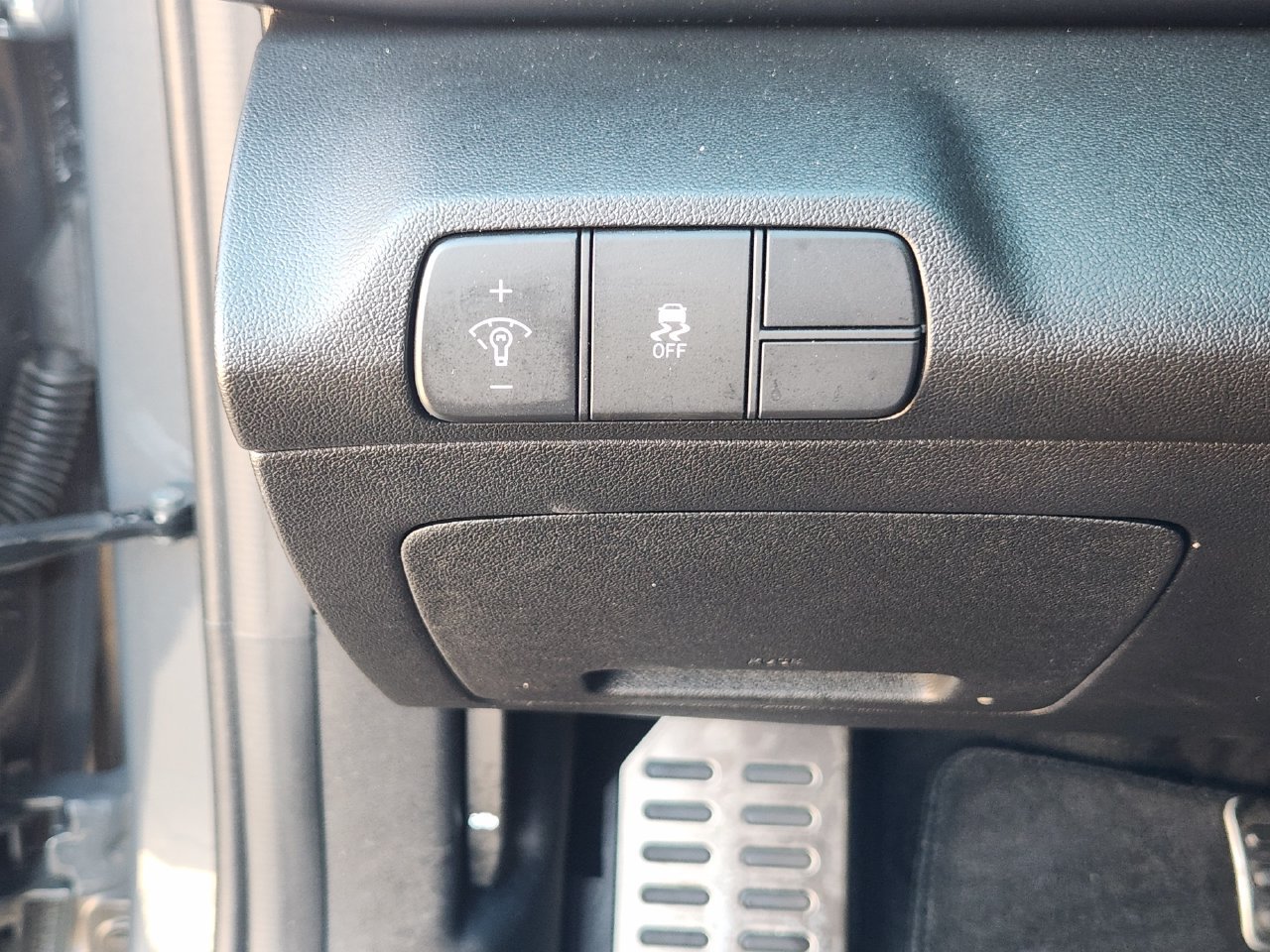 Used 2025 Hyundai Elantra Sport FWD image 20