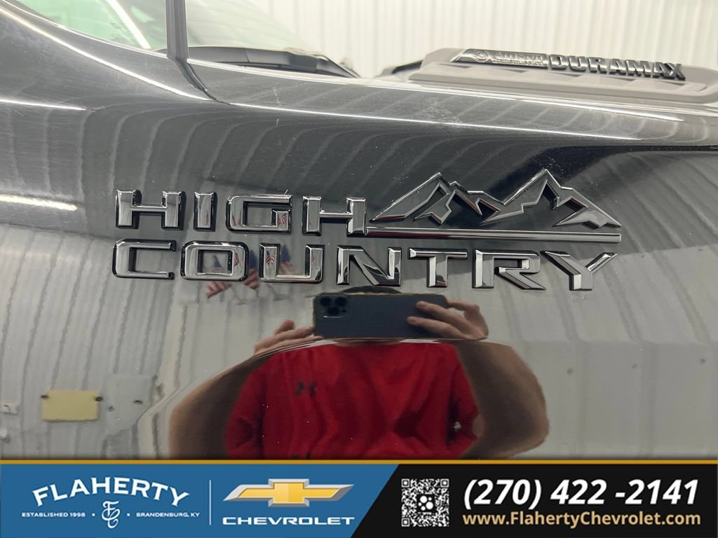Used 2026 Chevrolet Silverado 2500 High Country w/ Midnight Edition AWD/4WD image 13