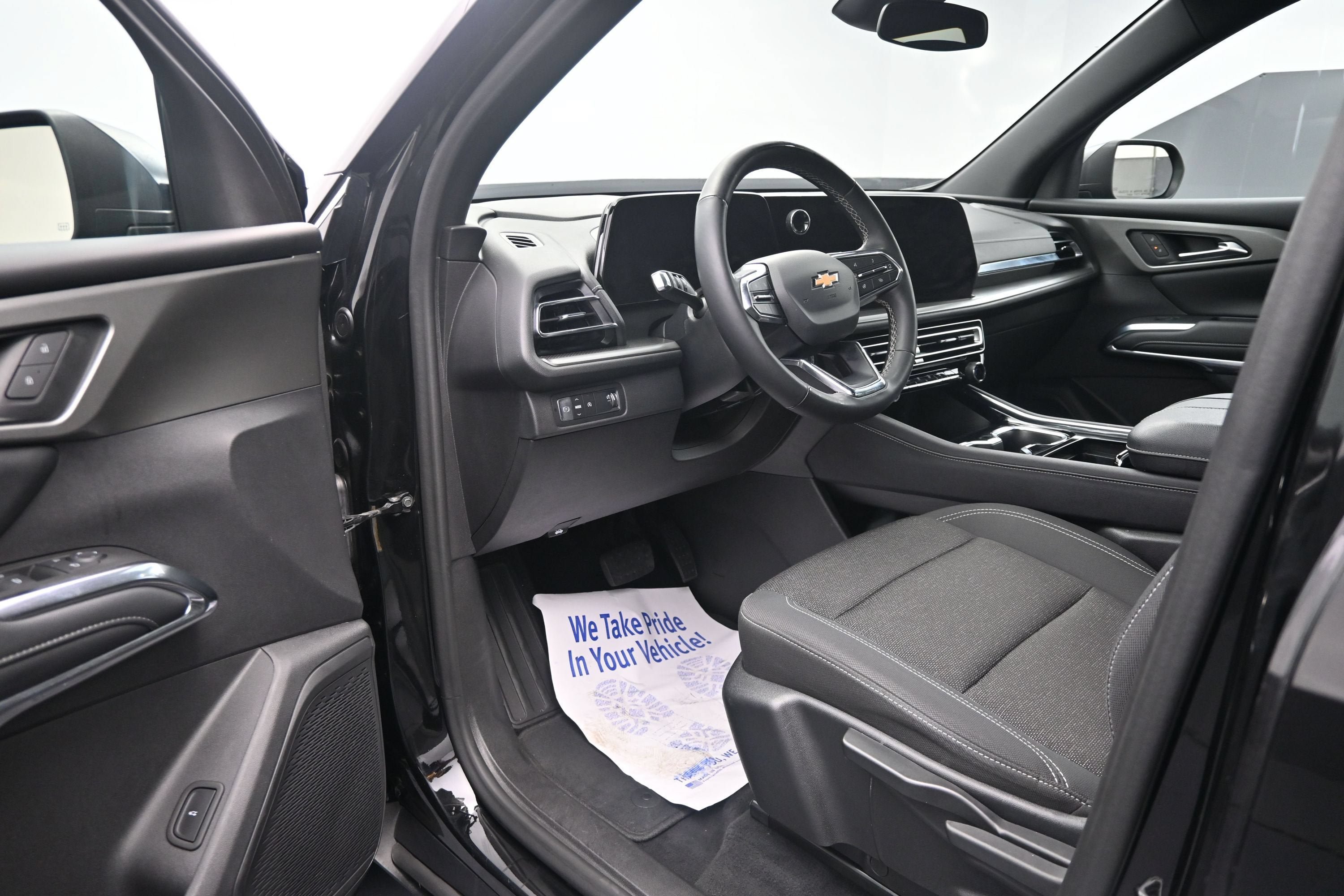 Certified 2024 Chevrolet Traverse LS FWD image 9