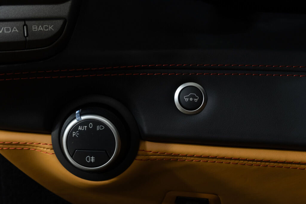 Used 2018 Ferrari 488 Spider image 36