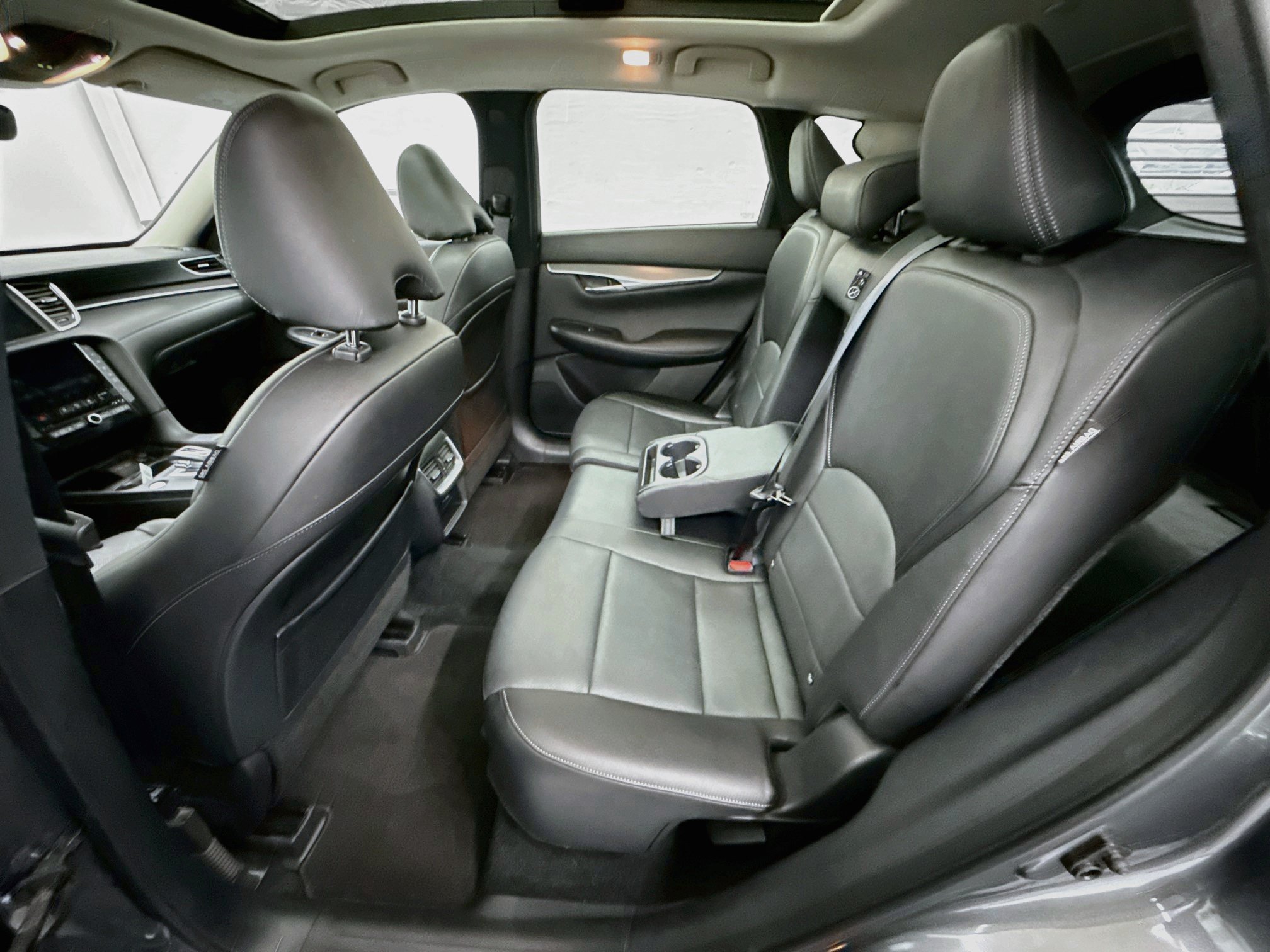 Used 2023 INFINITI QX50 Luxe FWD image 28
