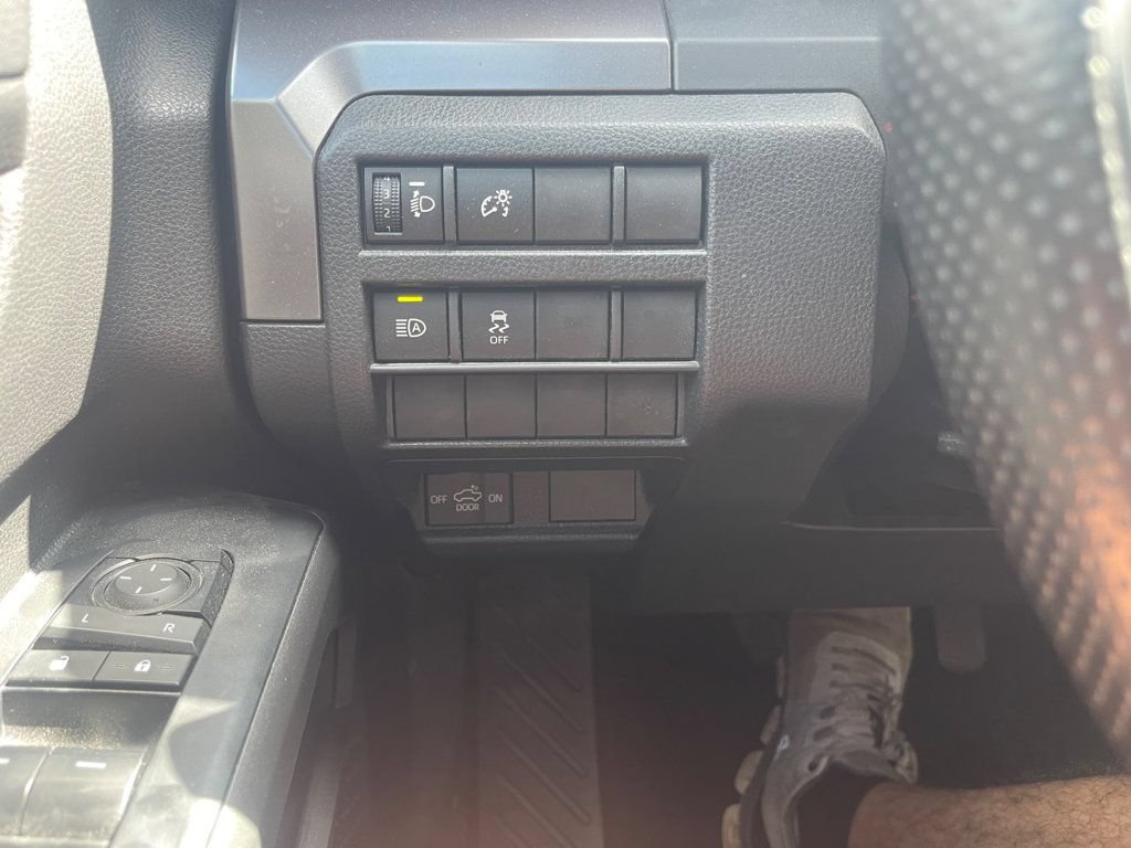 Used 2026 Toyota Tacoma SR5 RWD image 17