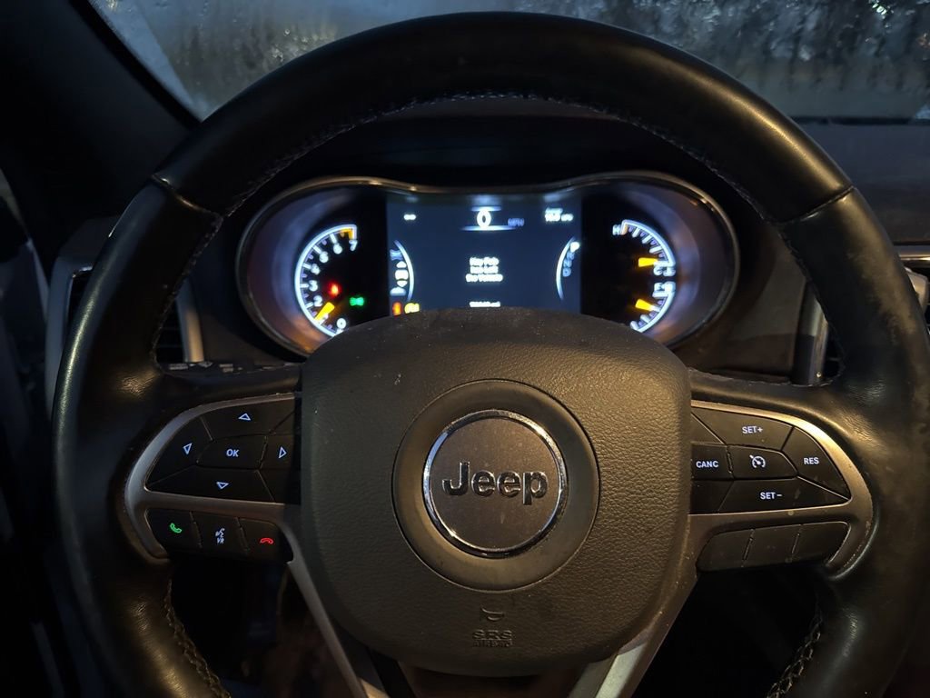 Used 2021 Jeep Grand Cherokee Laredo image 6