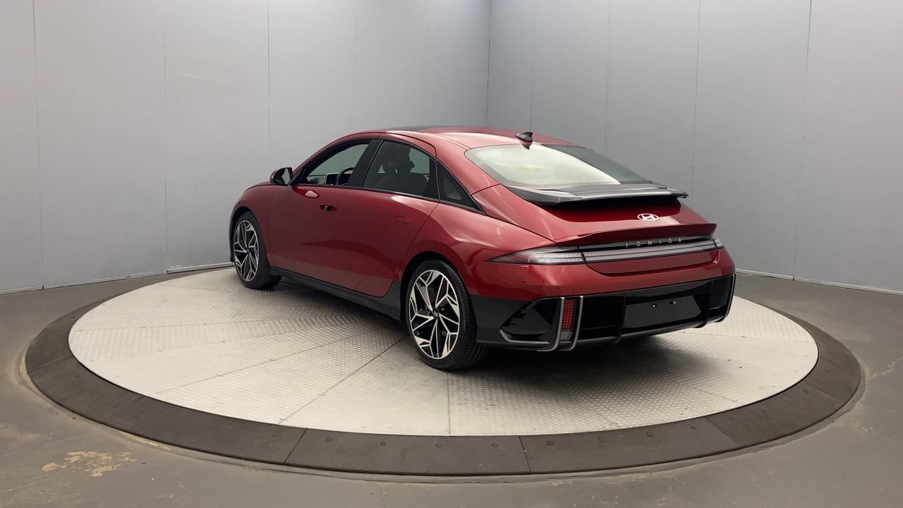 Used 2023 Hyundai Ioniq 6 Limited AWD/4WD image 3