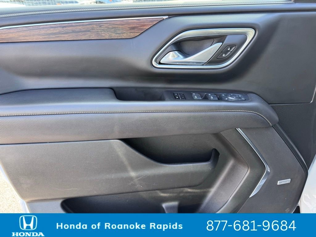 Used 2024 Chevrolet Suburban Premier image 29