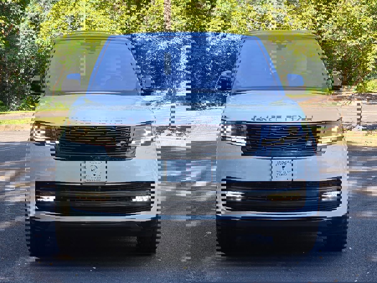 Used 2023 Land Rover Range Rover SE image 9