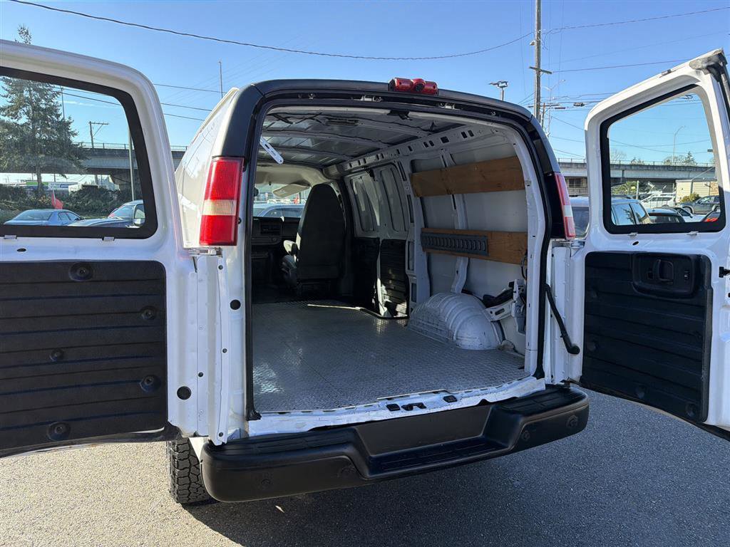 Used 2011 Chevrolet Express 1500 AWD w/ Power Package image 14