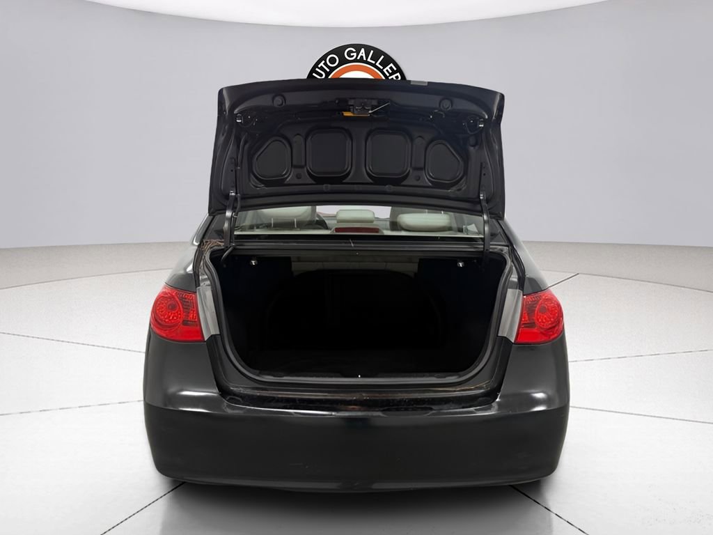 Used 2010 Hyundai Elantra GLS FWD image 9
