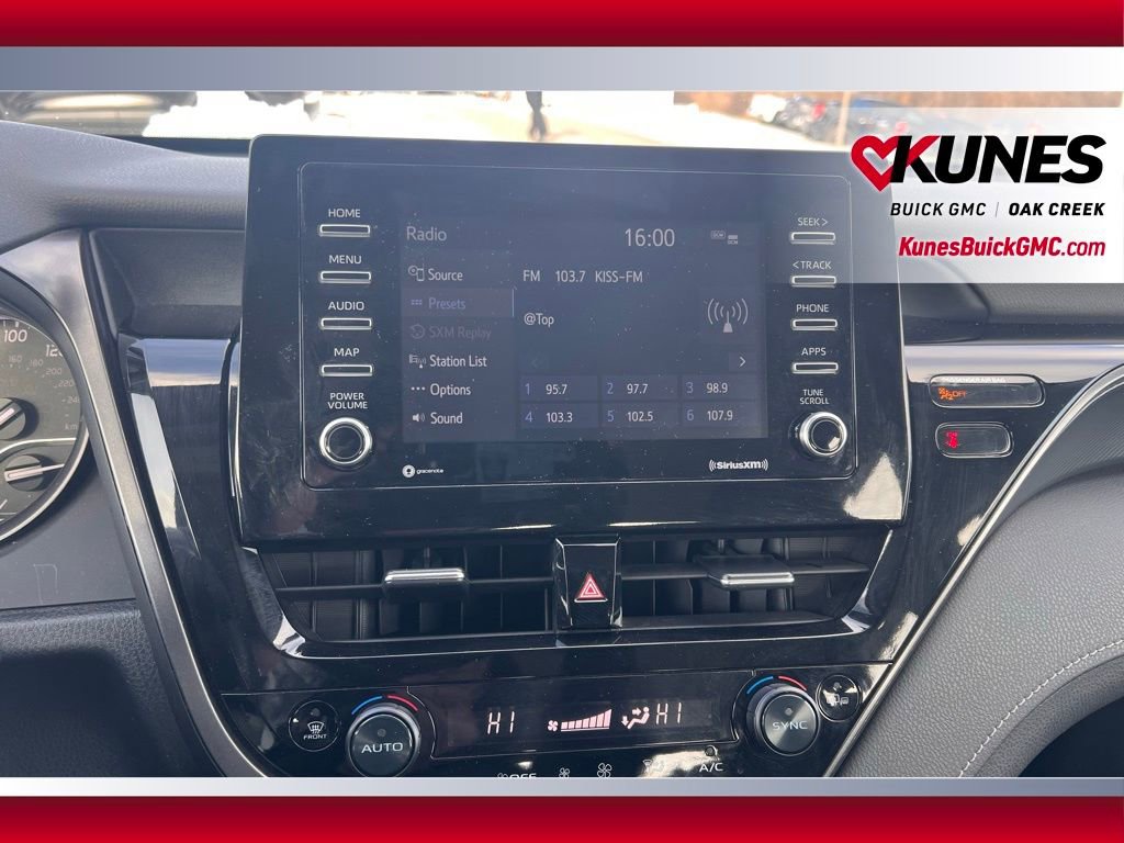 Used 2024 Toyota Camry SE image 15