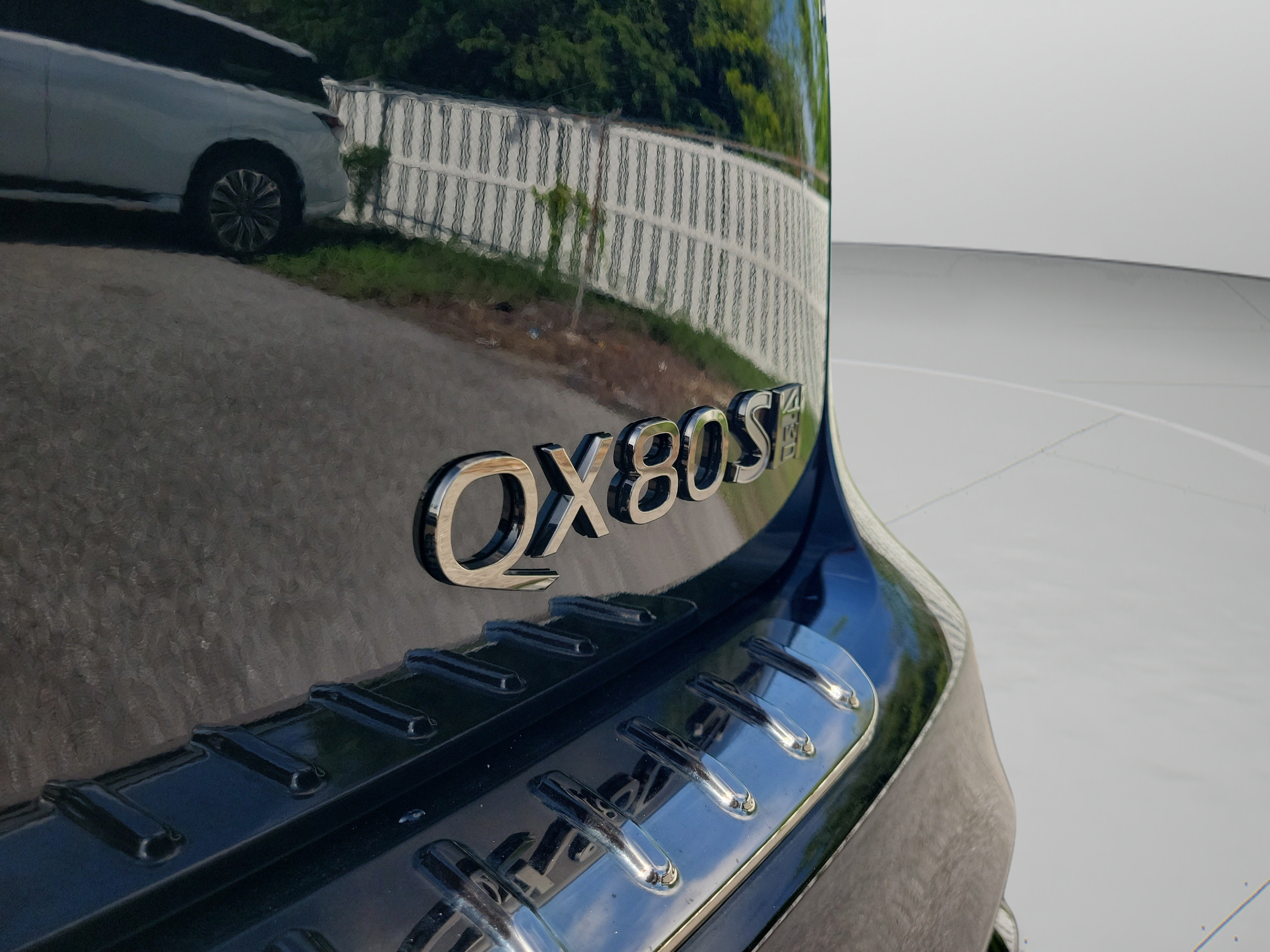 Certified 2026 INFINITI QX80 4WD w/ Sport Exterior Package image 49