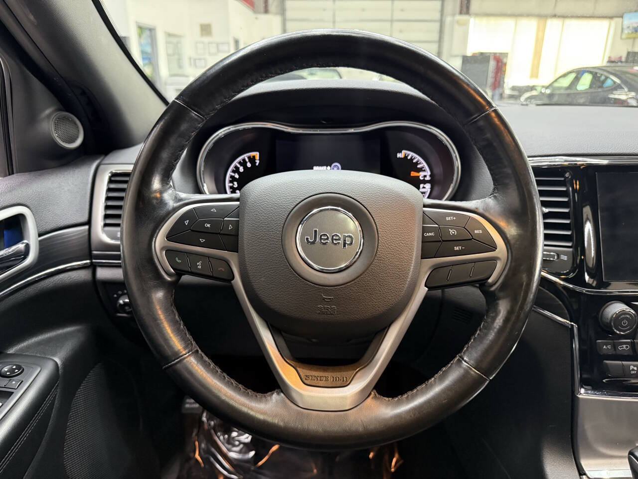 Used 2020 Jeep Grand Cherokee Limited w/ Luxury Group II AWD/4WD image 22