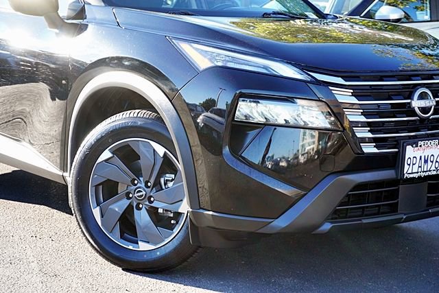 Used 2024 Nissan Rogue SV FWD image 4