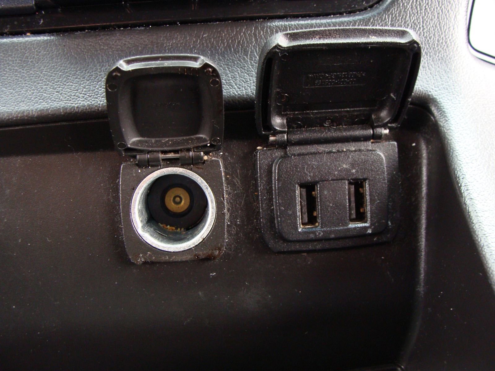 Used 2016 Chevrolet Suburban LT image 28