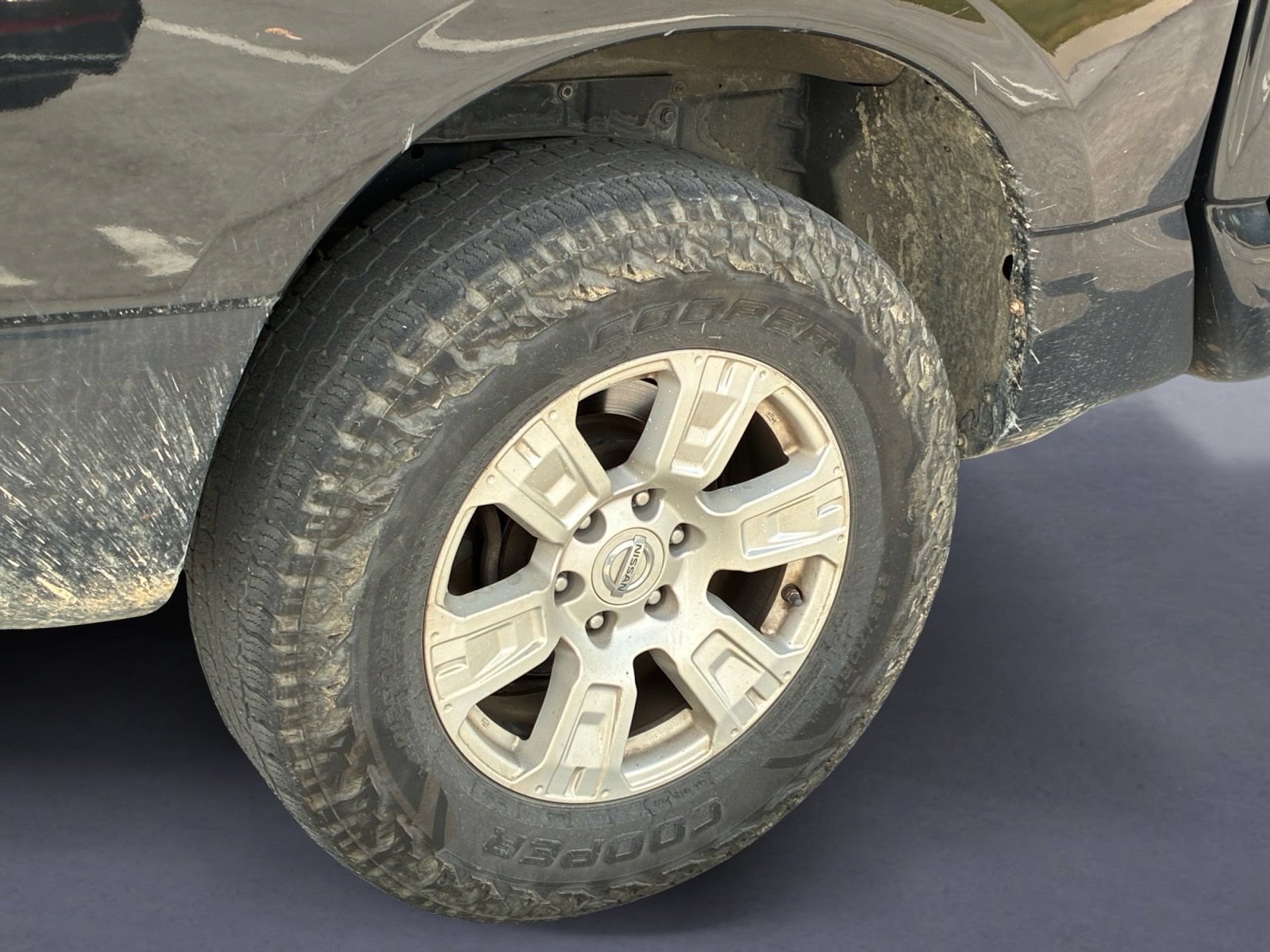 Used 2017 Nissan Titan SV AWD/4WD image 5