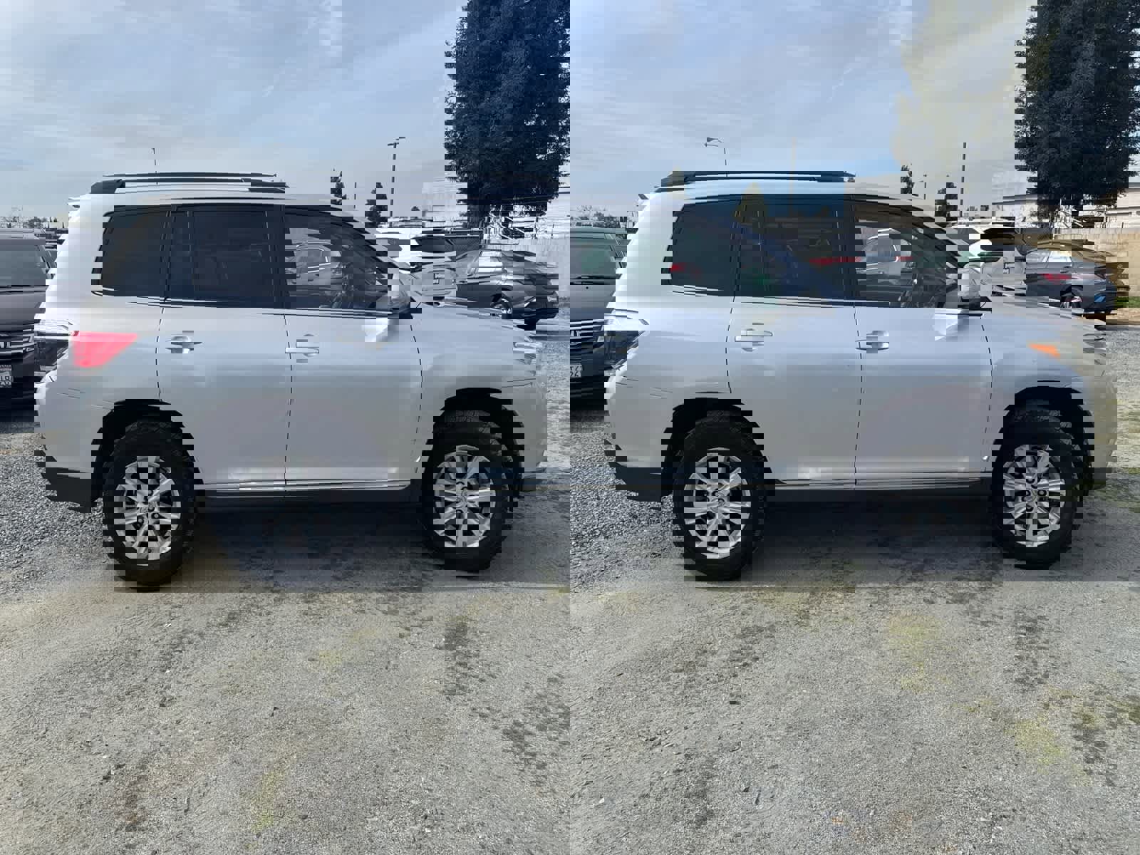 Used 2013 Toyota Highlander Plus image 4