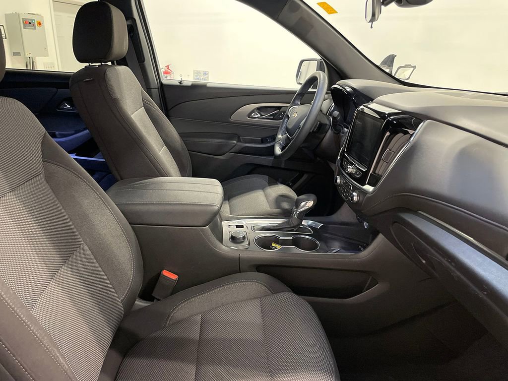 Used 2023 Chevrolet Traverse LT image 36