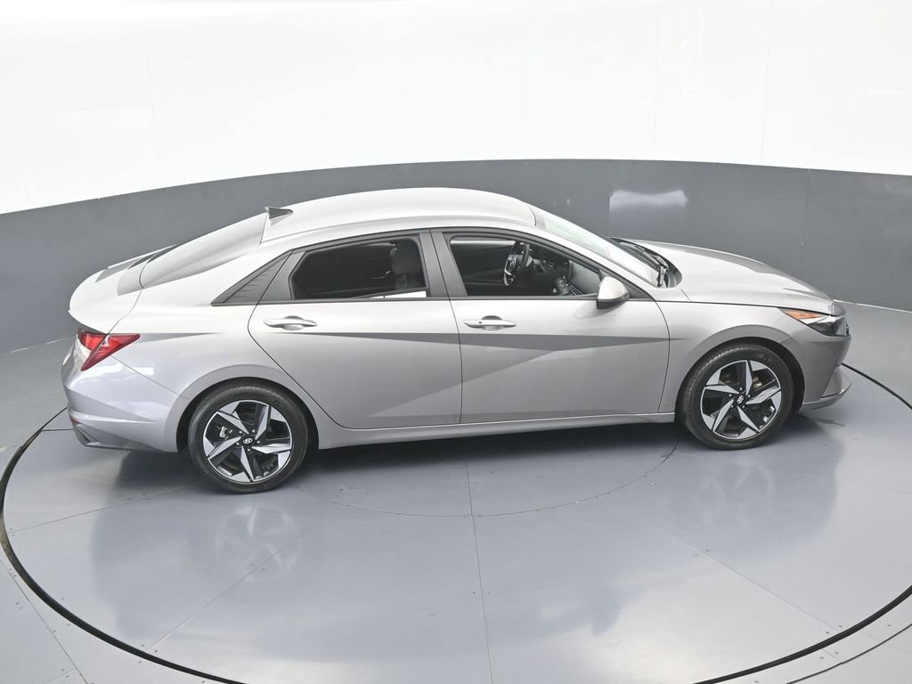 Used 2023 Hyundai Elantra SEL w/ Convenience Package image 49