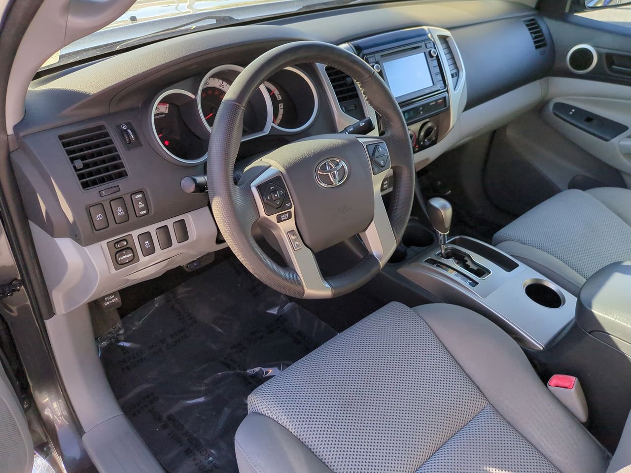 Used 2014 Toyota Tacoma PreRunner image 12