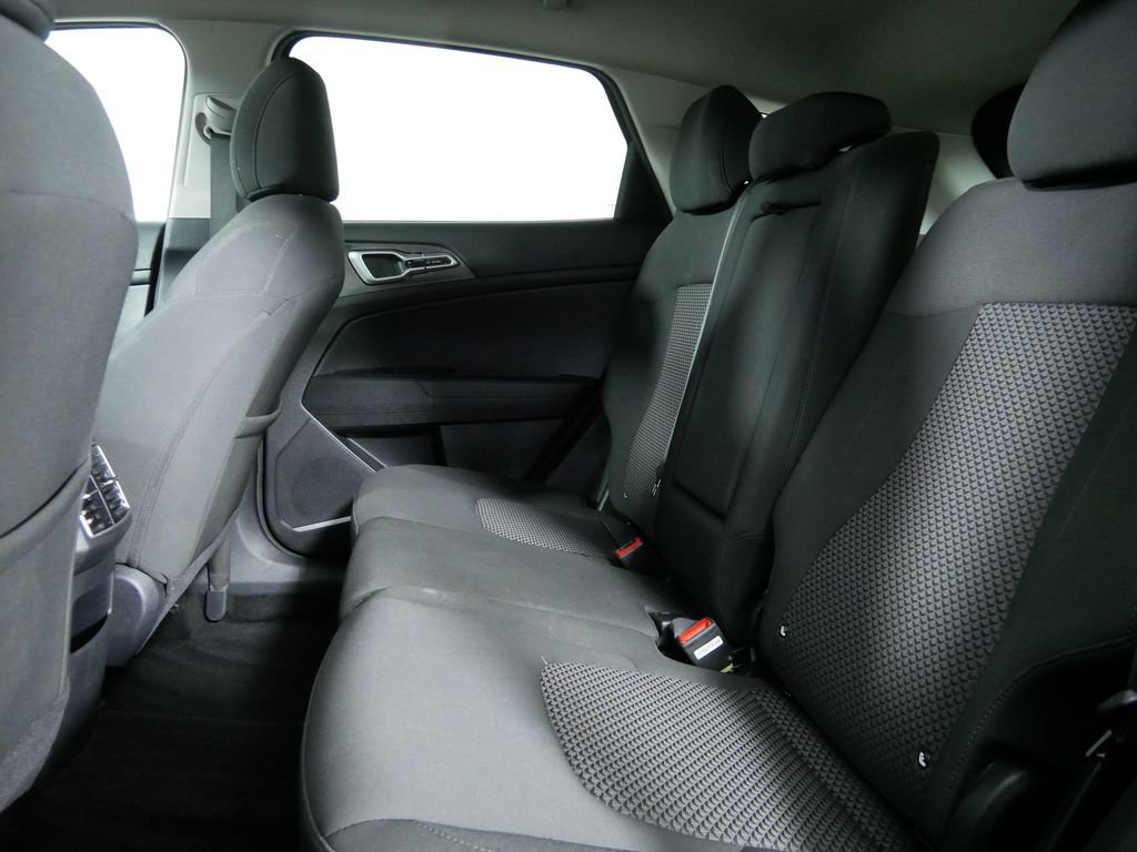 Used 2023 Kia Sportage LX AWD/4WD image 16