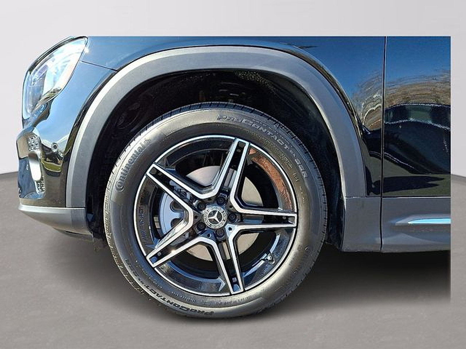 Used 2026 Mercedes-Benz GLB 250 4MATIC image 7