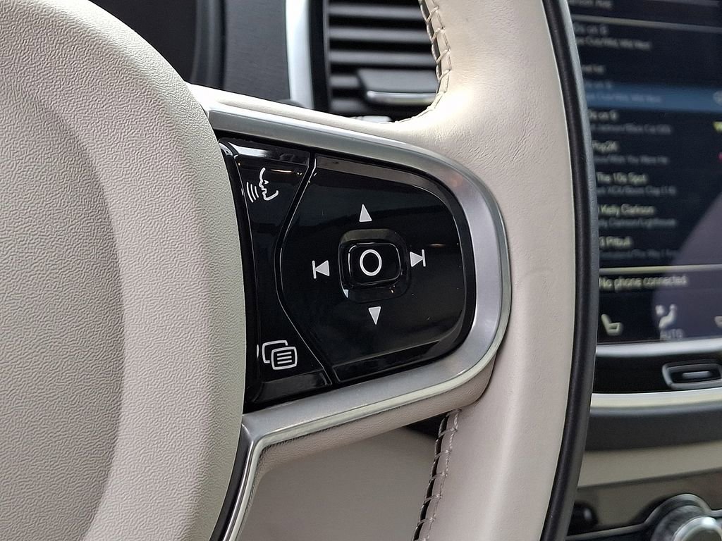 Used 2017 Volvo XC90 T6 Momentum w/ Vision Package image 25
