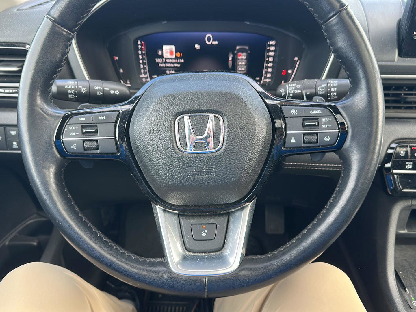 Used 2023 Honda Pilot Elite image 14