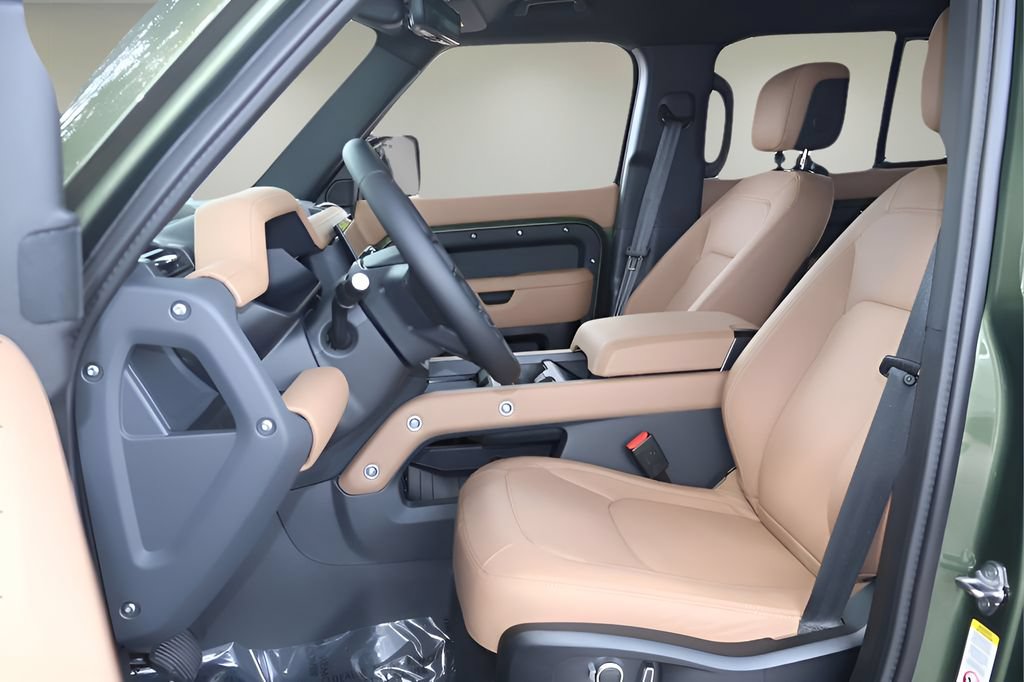 New 2026 Land Rover Defender 130 X-Dynamic SE AWD/4WD image 11