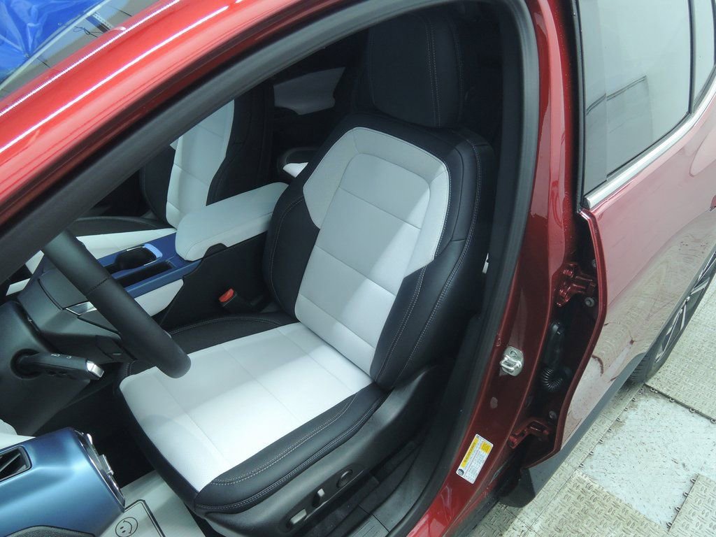 New 2026 Chevrolet Equinox EV LT AWD/4WD image 6