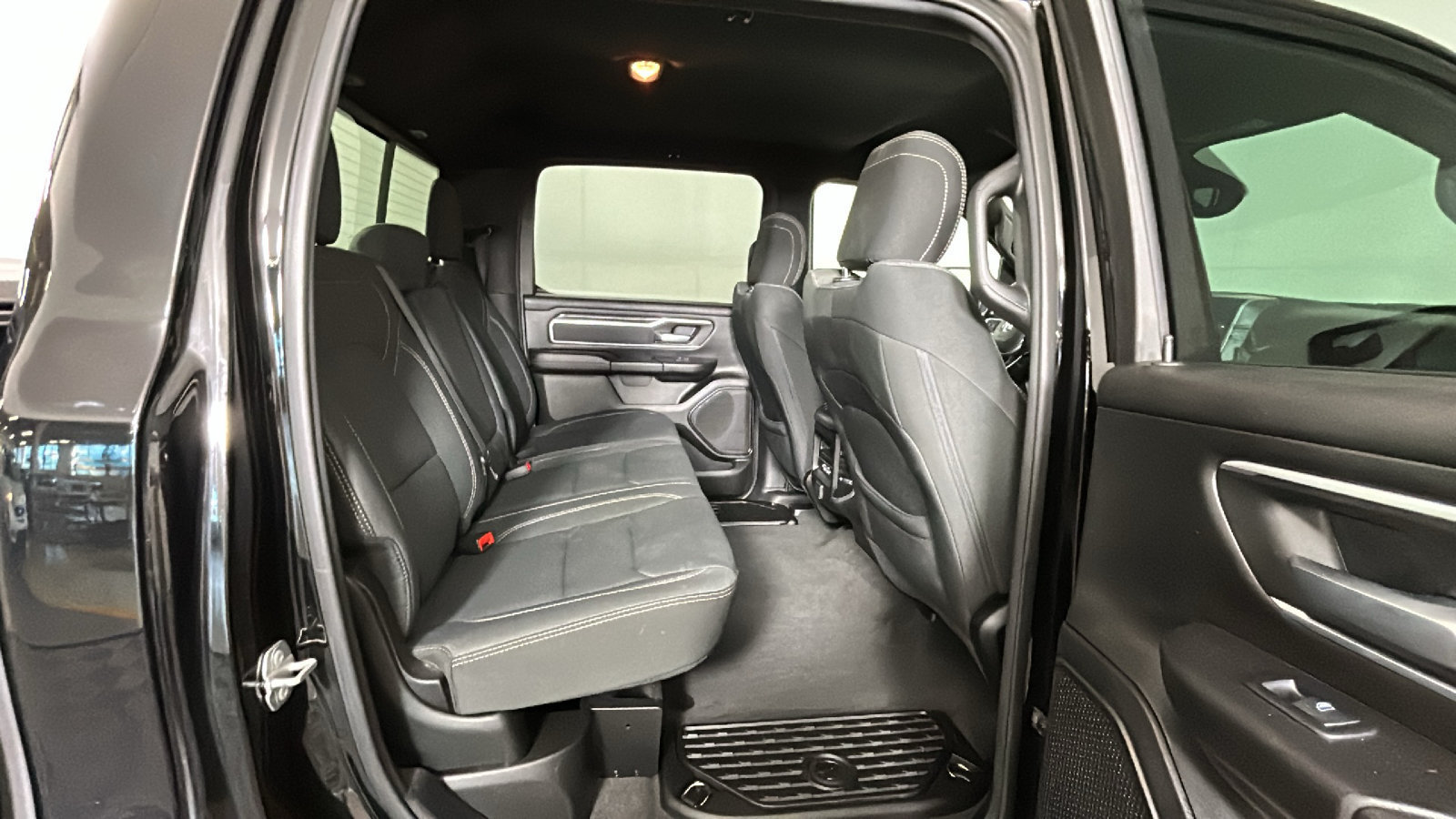 Used 2022 RAM 1500 Big Horn AWD/4WD image 35