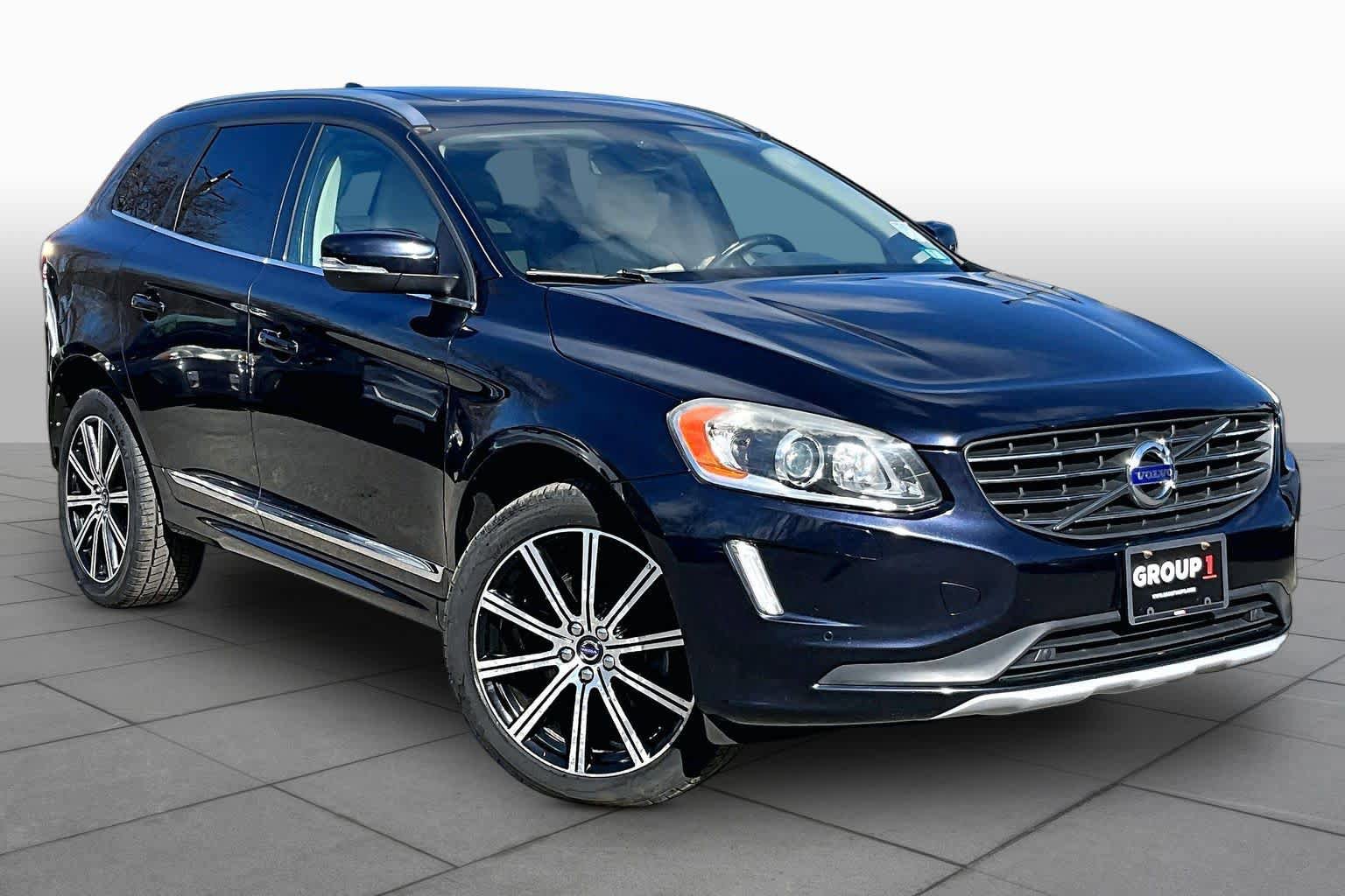 Used 2017 Volvo XC60 T6 Inscription w/ Climate Package image 3