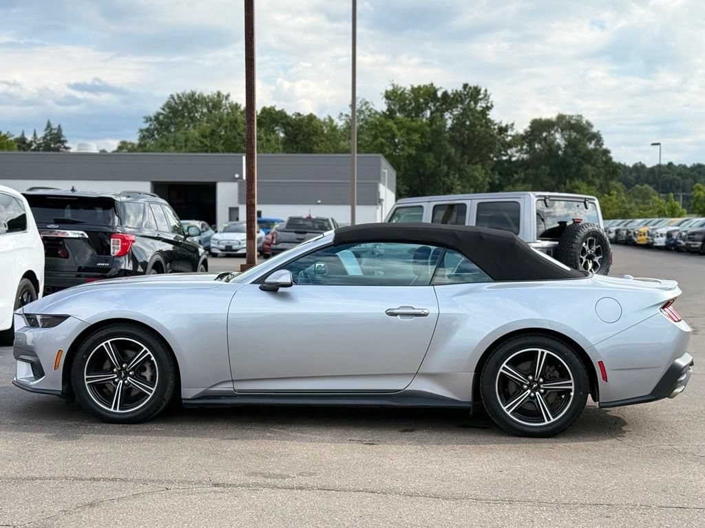 Used 2025 Ford Mustang Premium RWD image 38