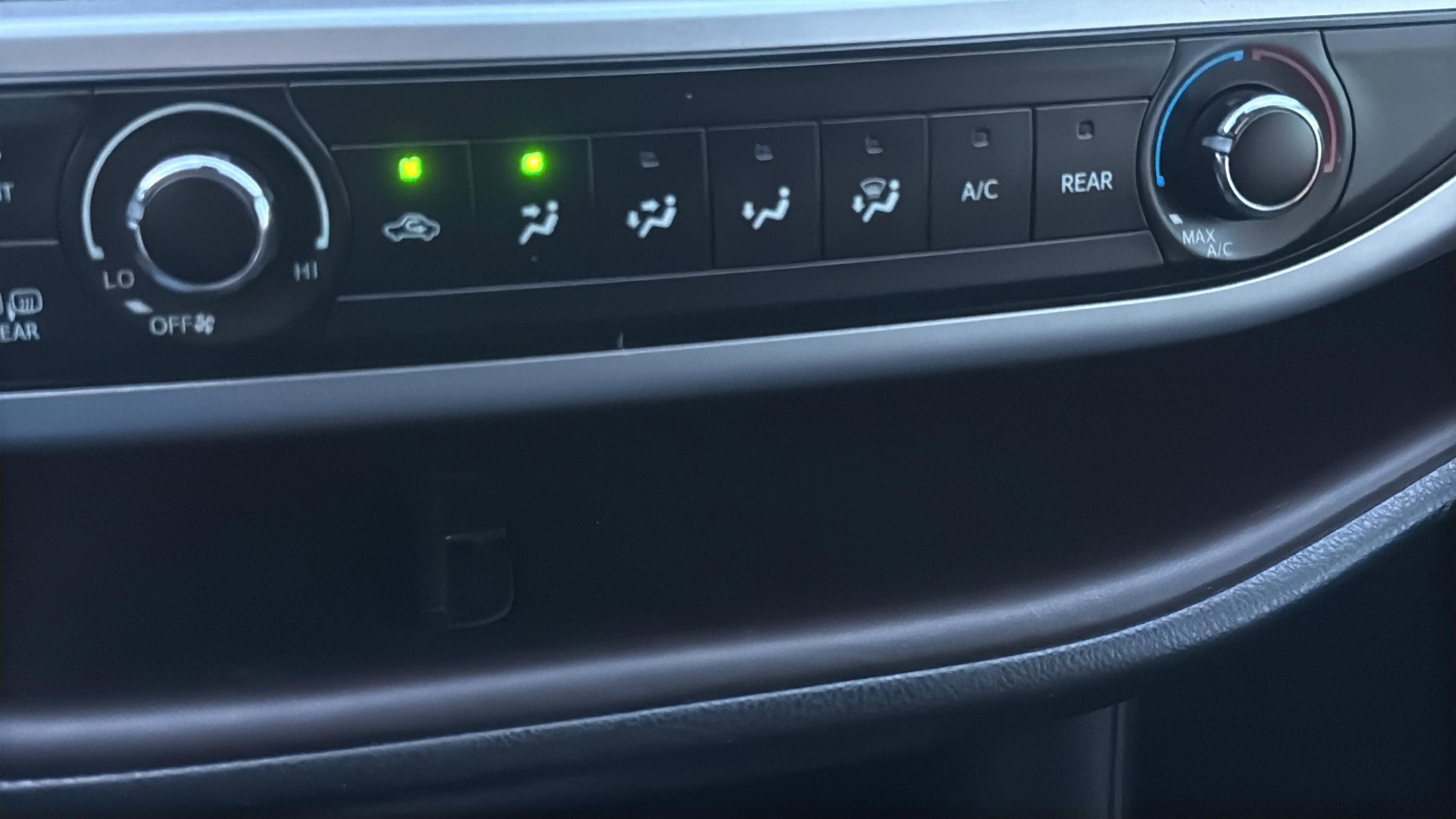 Used 2019 Toyota Highlander LE FWD image 18