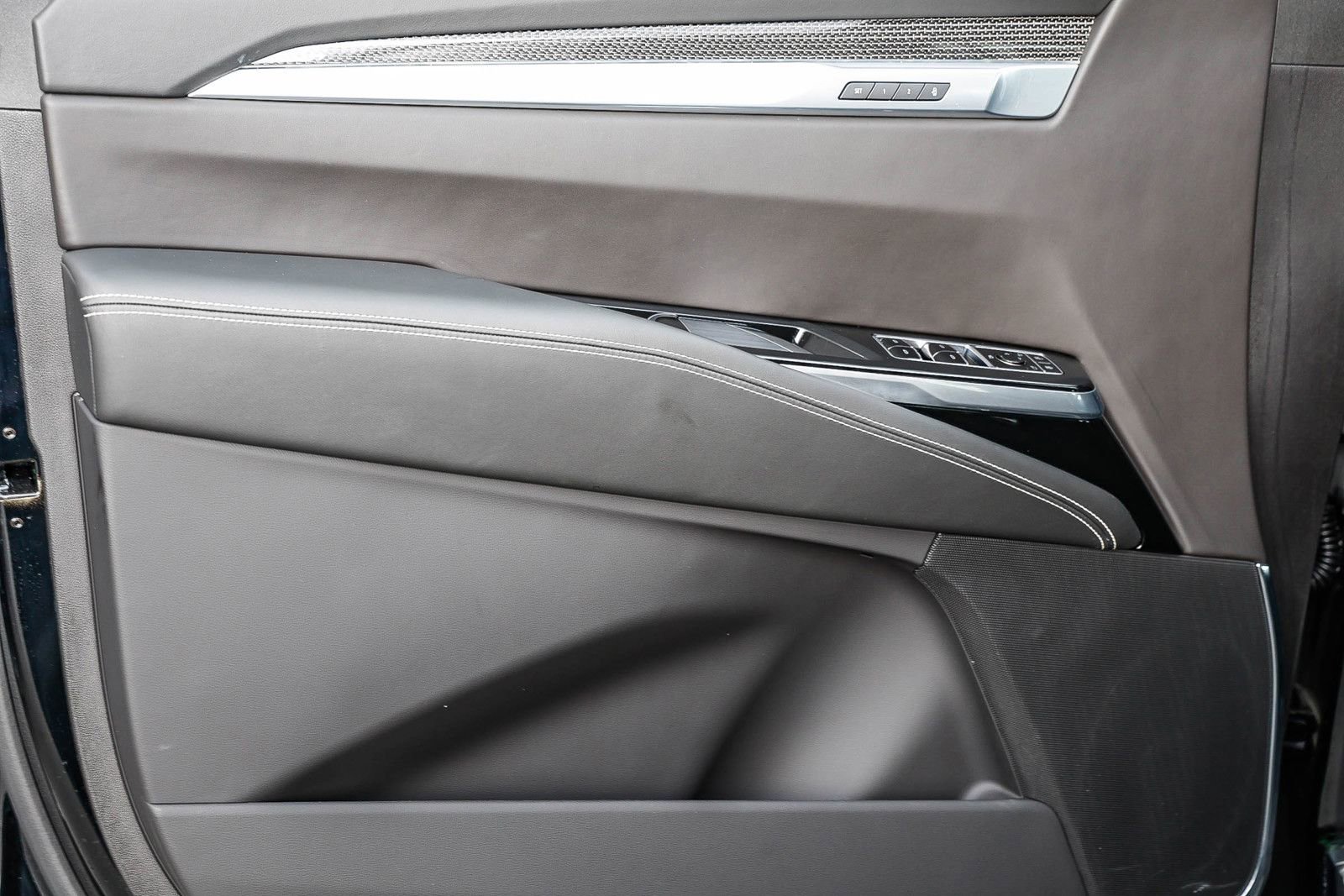 Used 2025 Cadillac Escalade V image 22