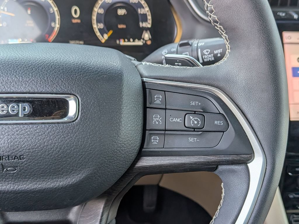 Used 2025 Jeep Grand Cherokee L Limited RWD image 18
