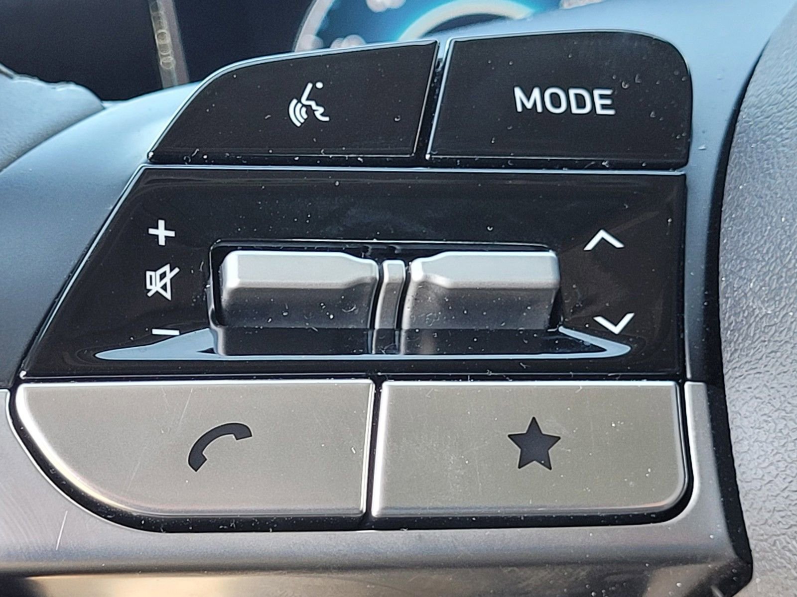 Certified 2025 Hyundai Elantra SEL image 30