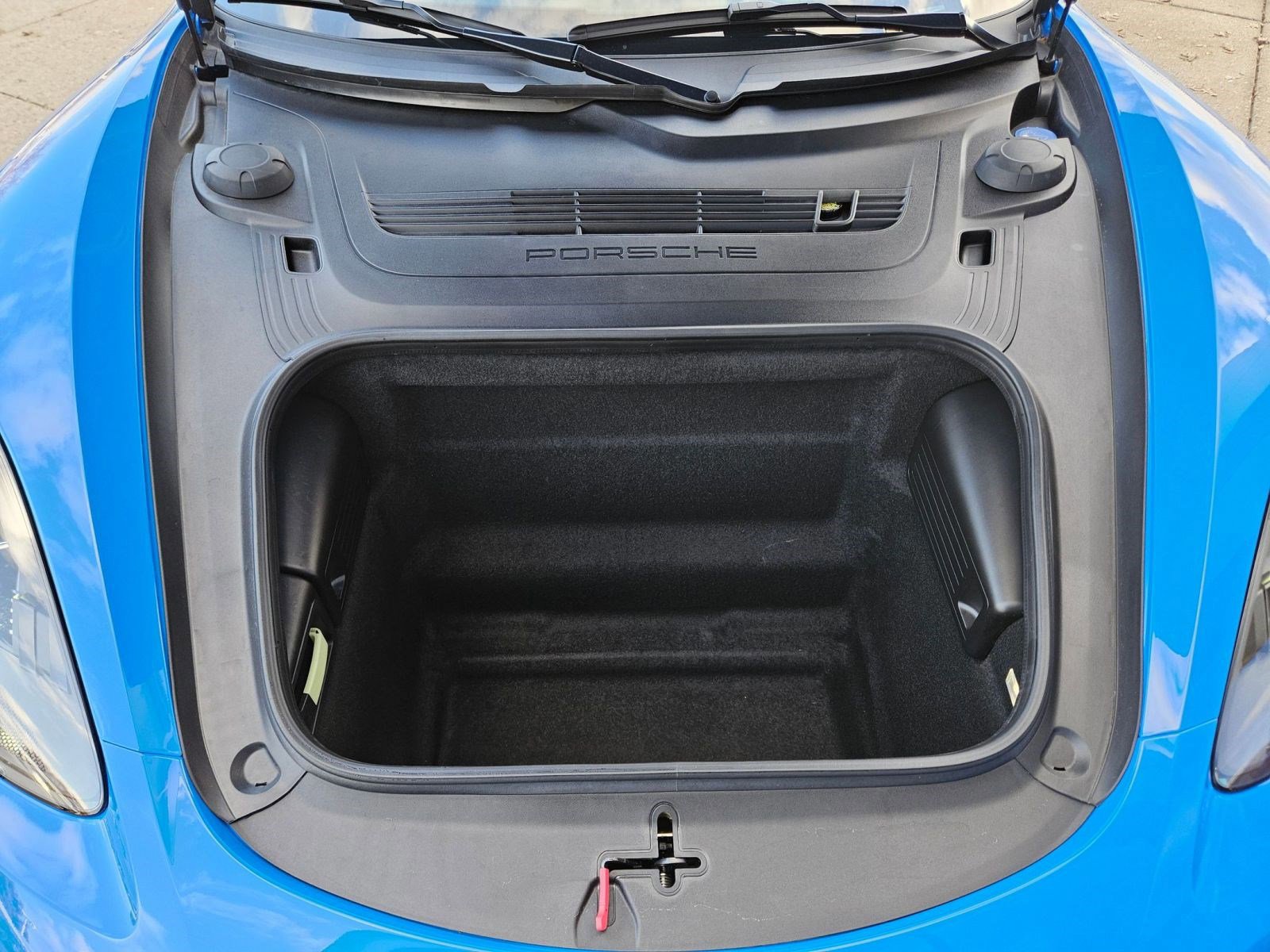 Used 2025 Porsche 718 Cayman image 21