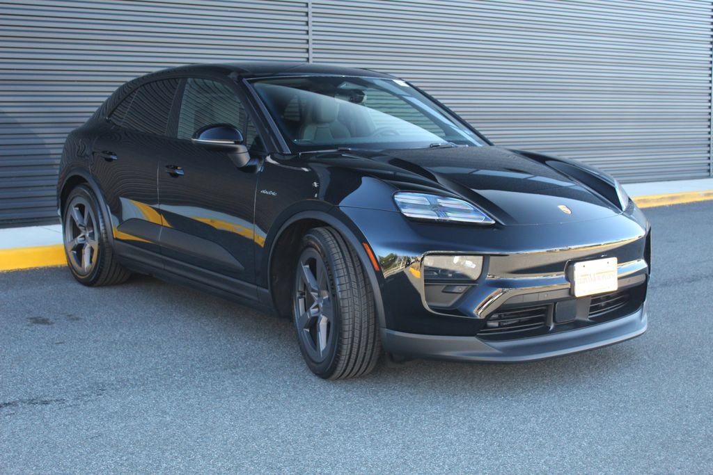 New 2026 Porsche Macan 4 Electric AWD/4WD image 10