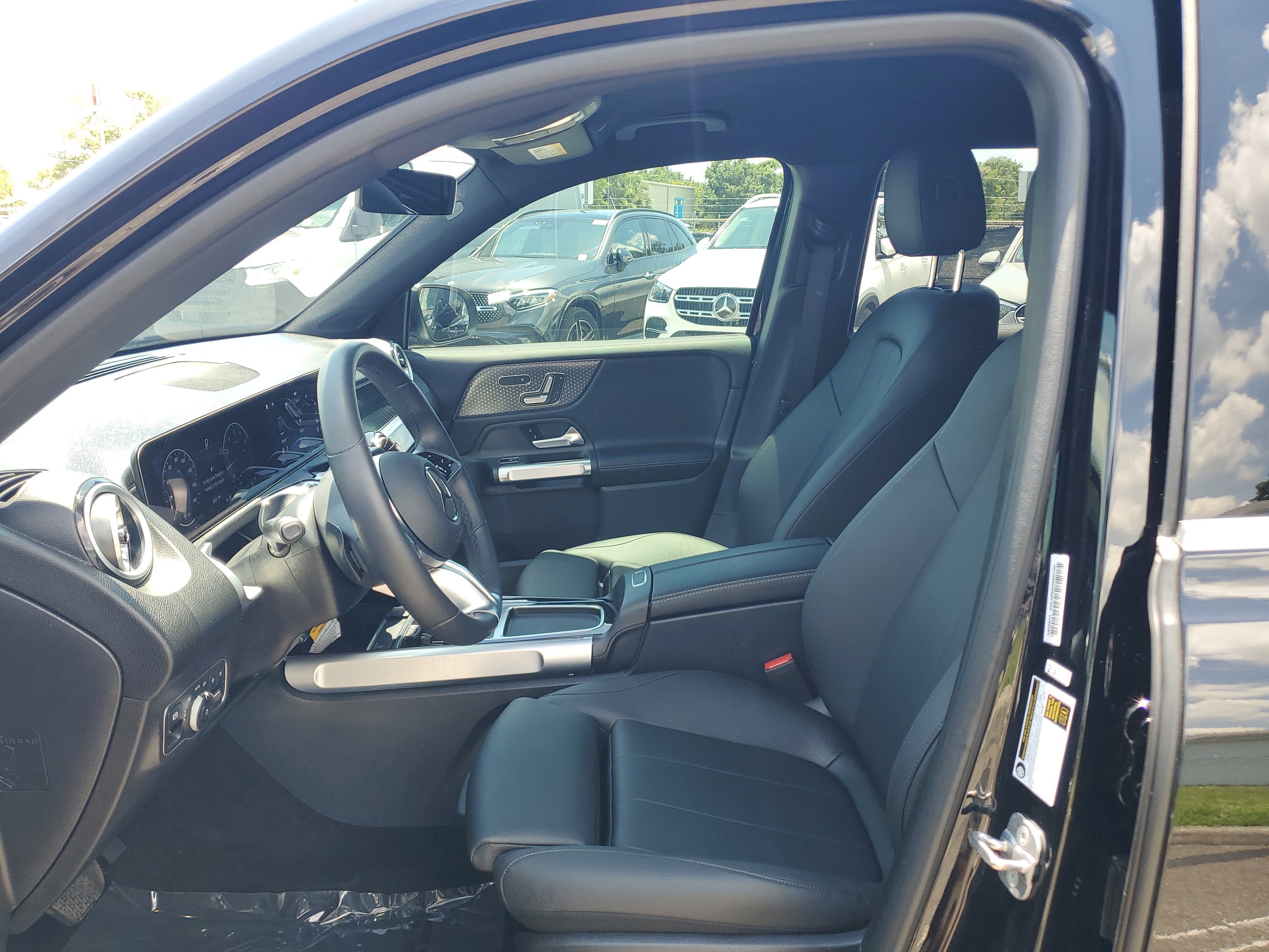 Certified 2025 Mercedes-Benz GLB 250 image 21