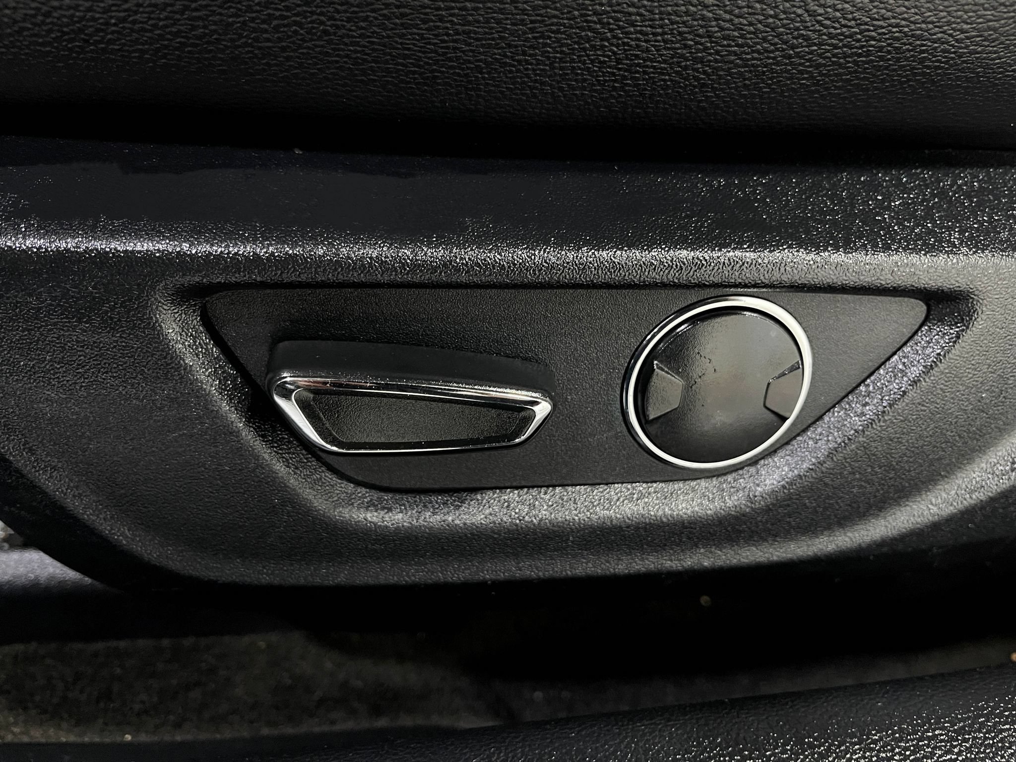 Used 2018 Ford Mustang GT Premium RWD image 16