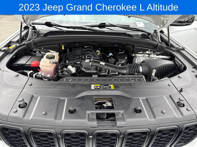 Used 2023 Jeep Grand Cherokee L Laredo AWD/4WD image 26