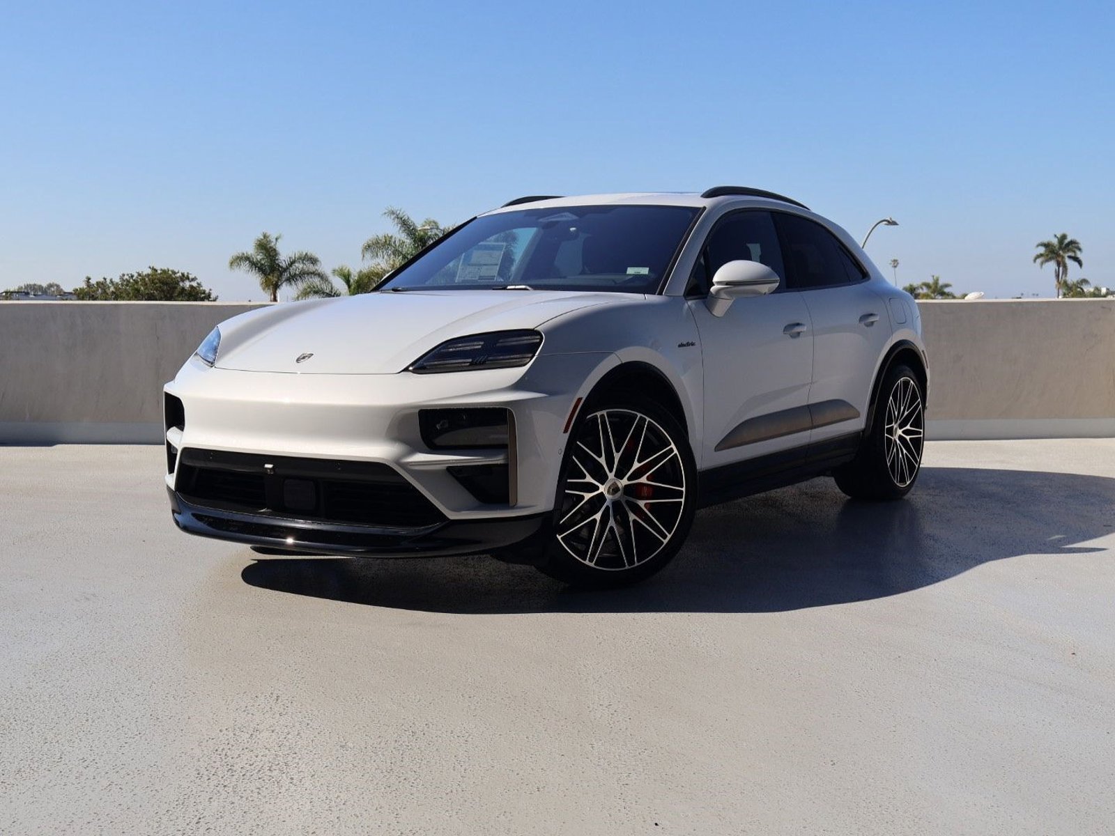 New 2026 Porsche Macan Turbo Electric AWD/4WD image 1