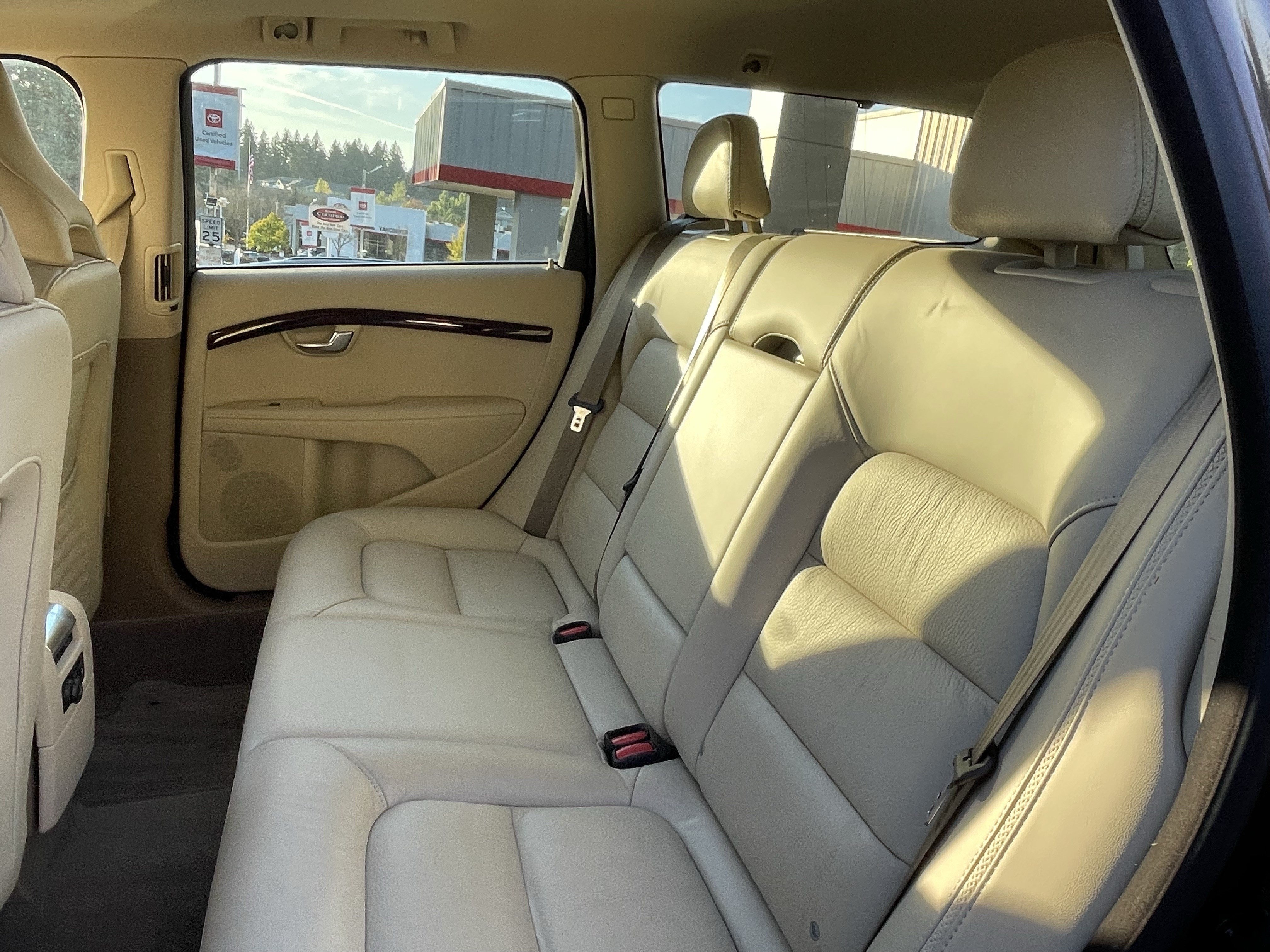 Used 2013 Volvo XC70 T6 AWD/4WD image 13