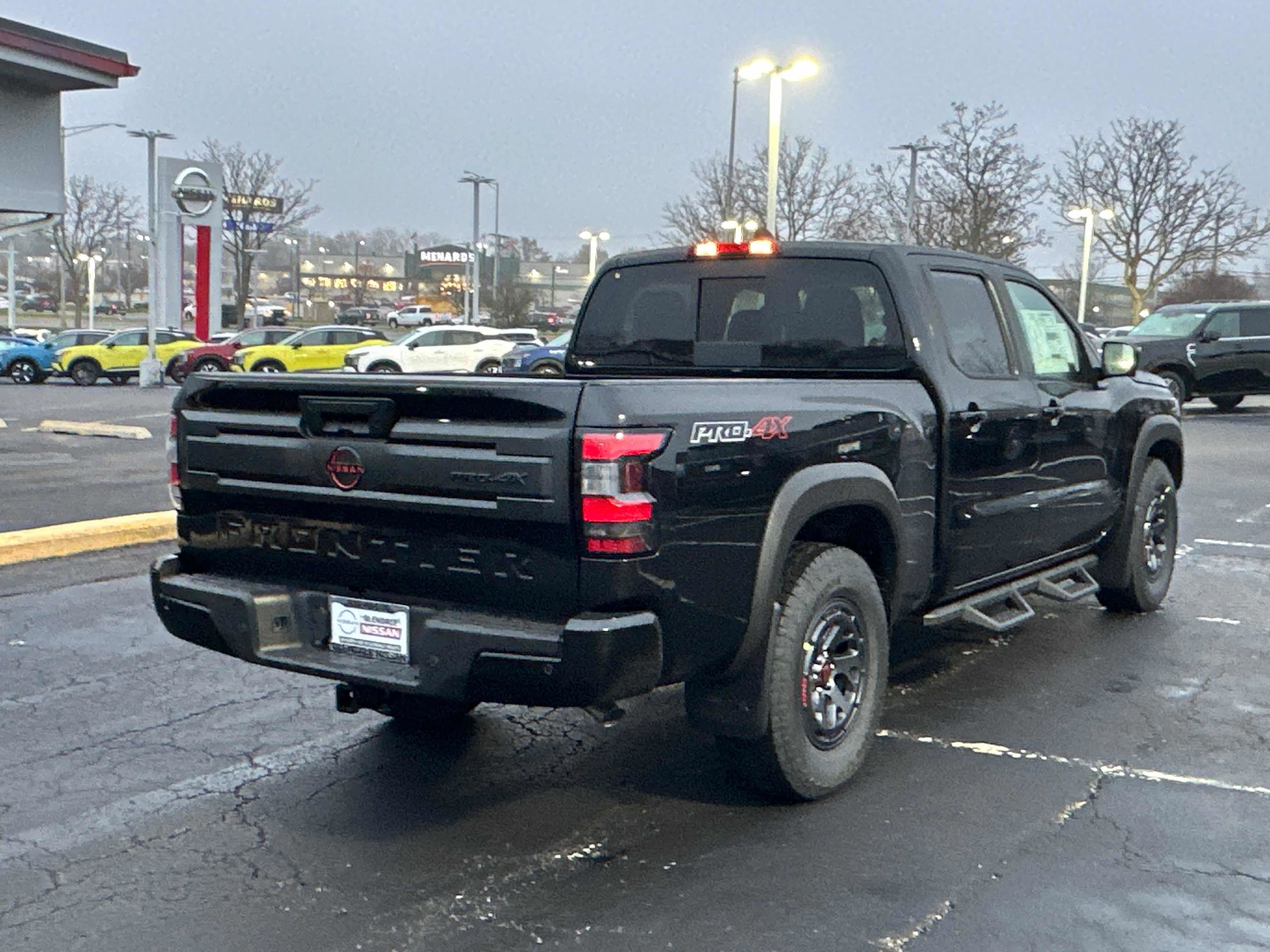 New 2026 Nissan Frontier PRO-4X w/ Pro-4x Convenience Package image 4