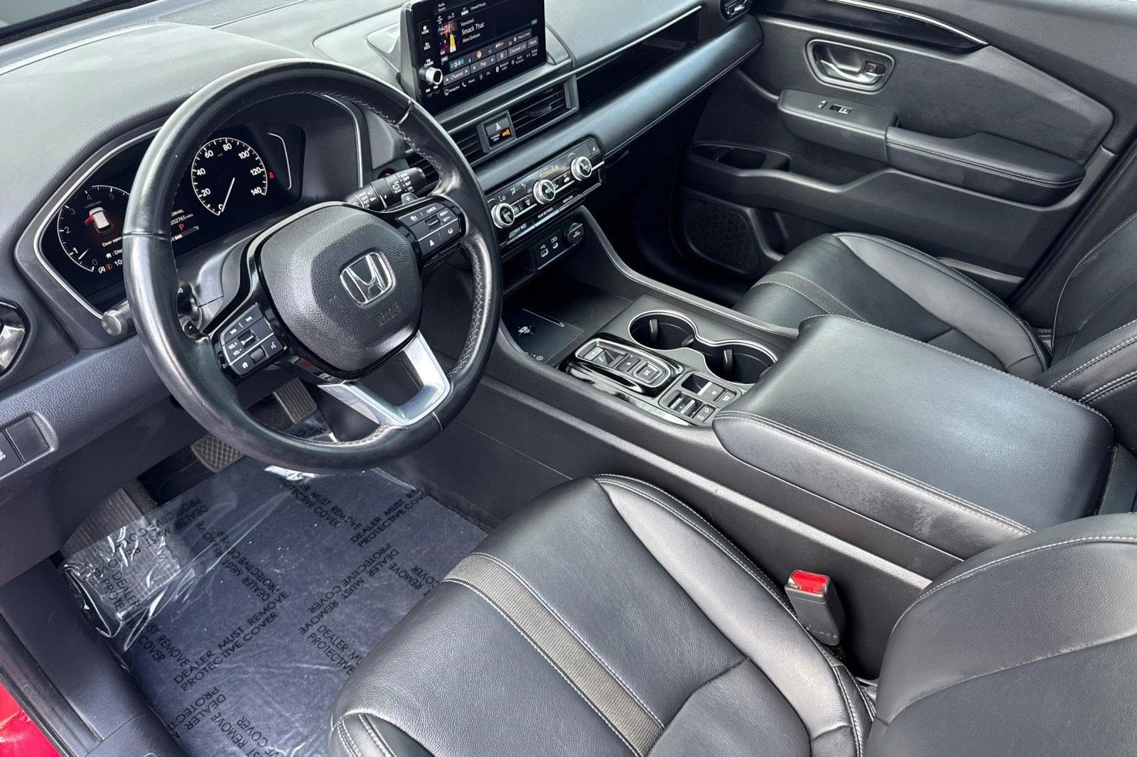 Certified 2023 Honda Pilot Touring image 4